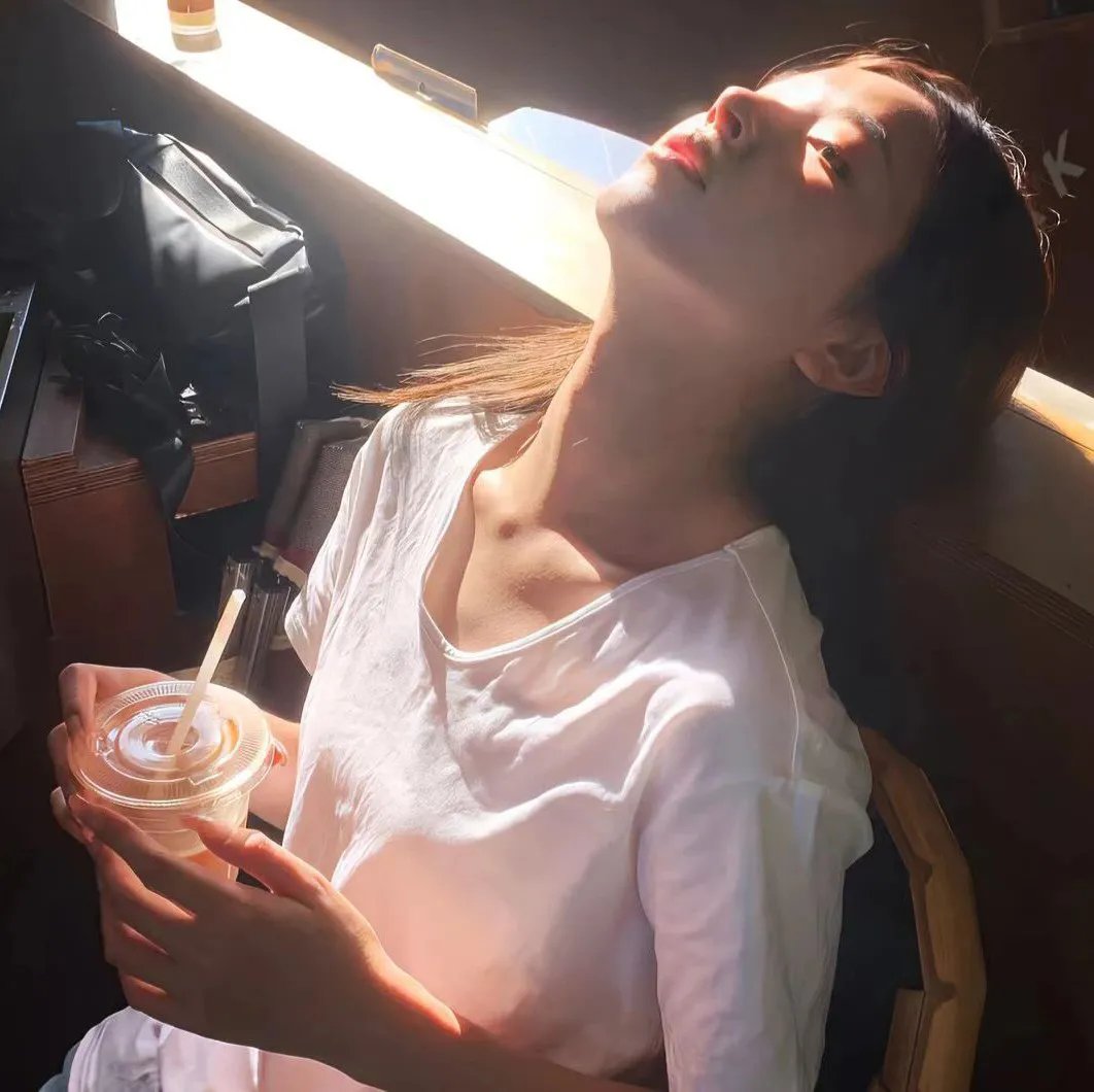 恰似两滴水封面